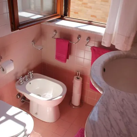 فندق مبيت وإفطار Vicolo Fiorito ألتيدونا